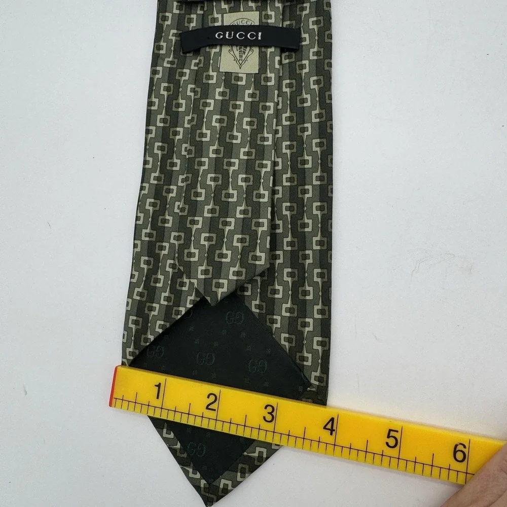 Gucci Green Geometric Silk Tie‎ 4 Inch 58 Inch Made In Italy Luxury